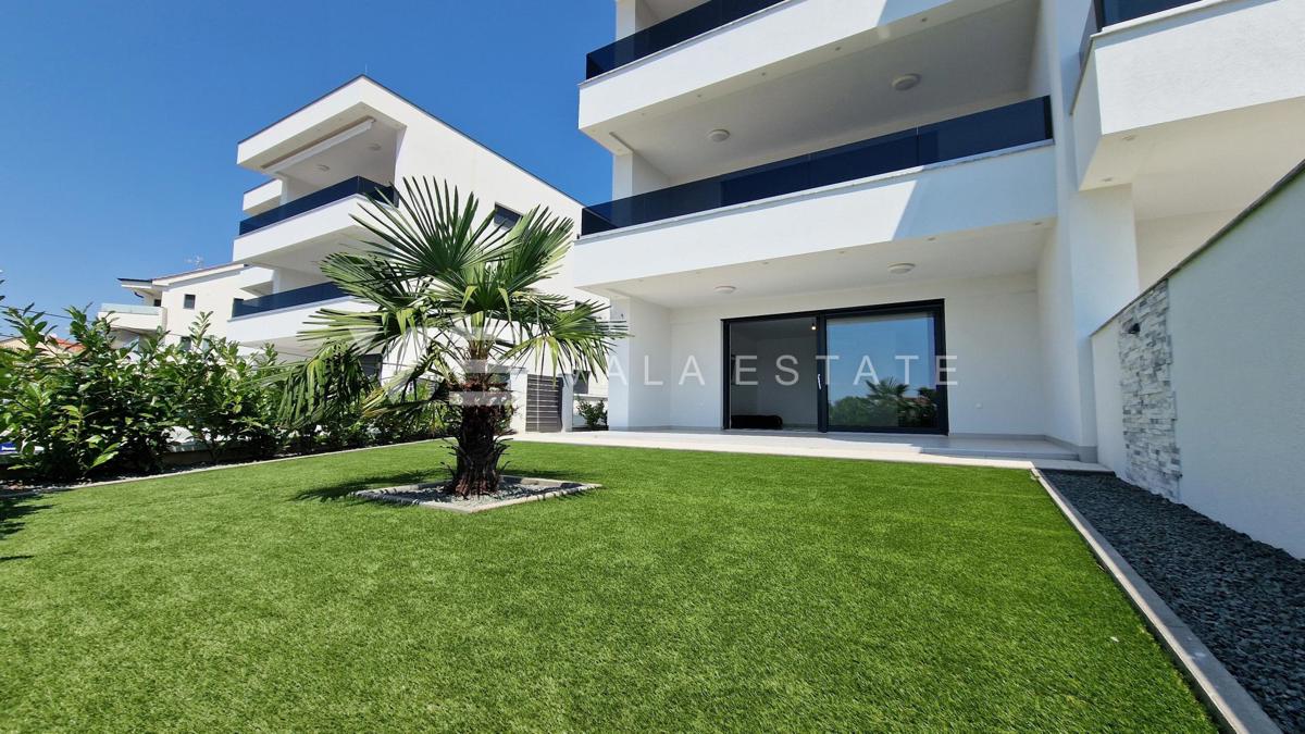 DUE BILOCALI CON GIARDINO VICINO AL MARE E AL CENTRO