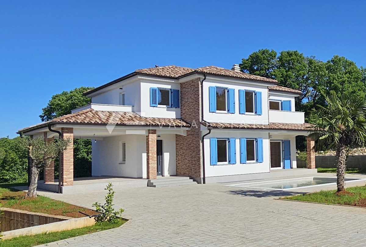 NUOVA CASA MEDITERRANEA CON PISCINA IN POSIZIONE TRANQUILLA