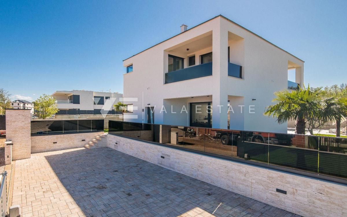 CASA INDIPENDENTE MODERNA CON PISCINA E VISTA MARE