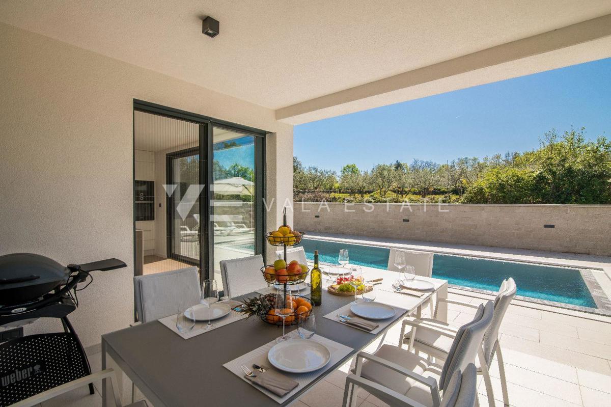 CASA INDIPENDENTE MODERNA CON PISCINA E VISTA MARE