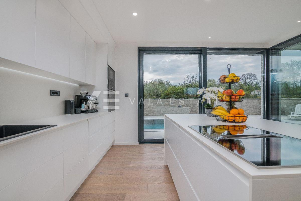 CASA INDIPENDENTE MODERNA CON PISCINA E VISTA MARE