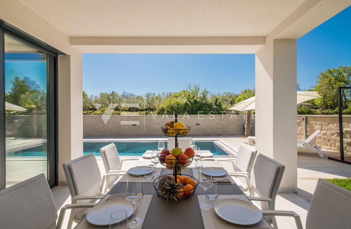 CASA INDIPENDENTE MODERNA CON PISCINA E VISTA MARE