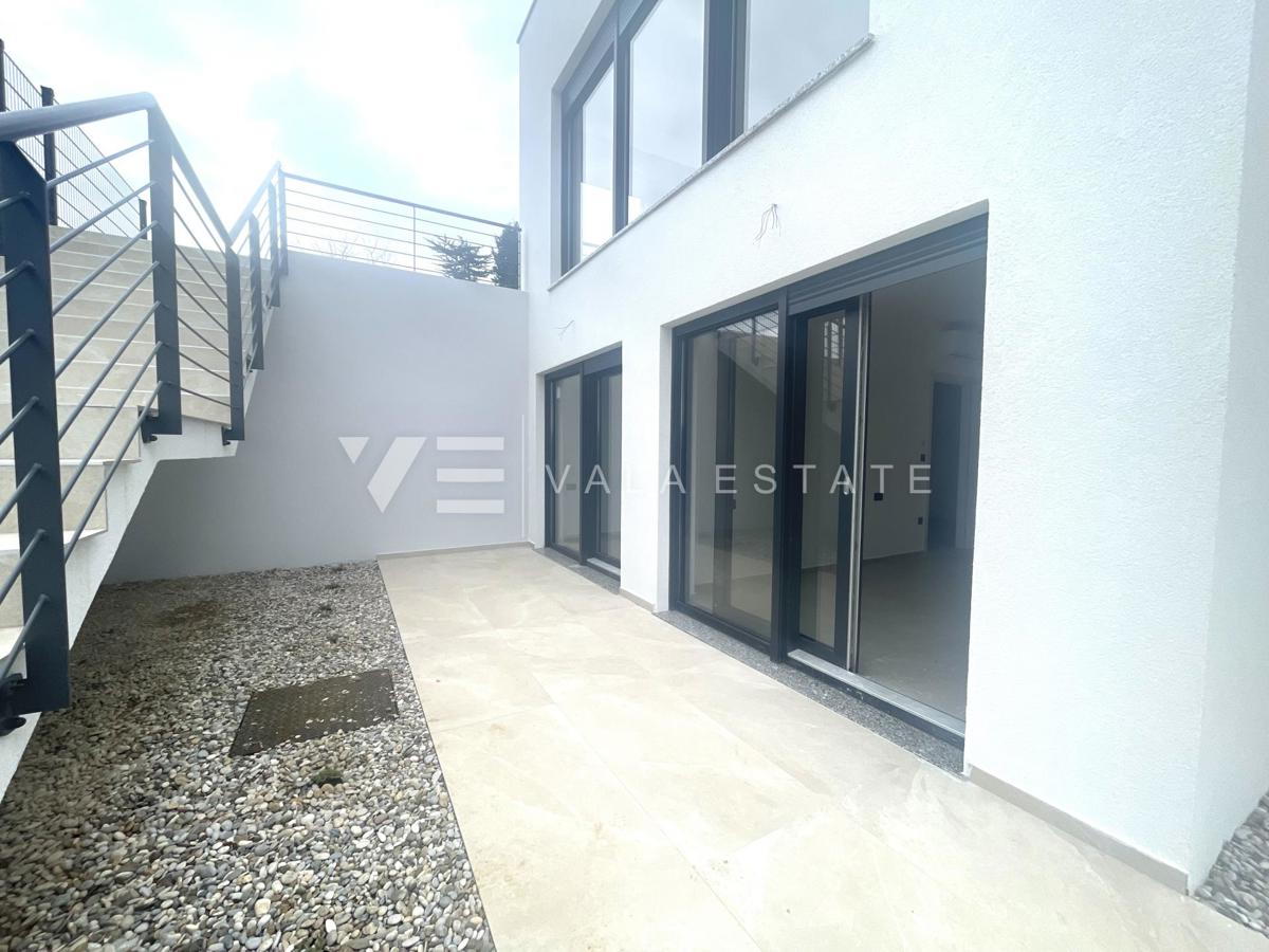 CASA MODERNA DOPPIA CON VISTA MARE