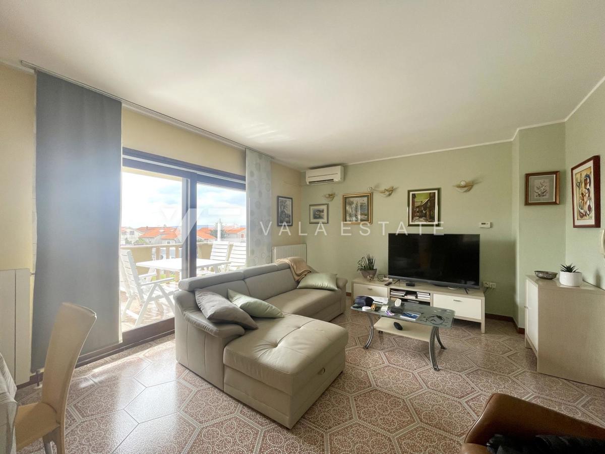 CASA INDIPENDENTE CON AMPIO GIARDINO E PISCINA IN OTTIMA POSIZIONE