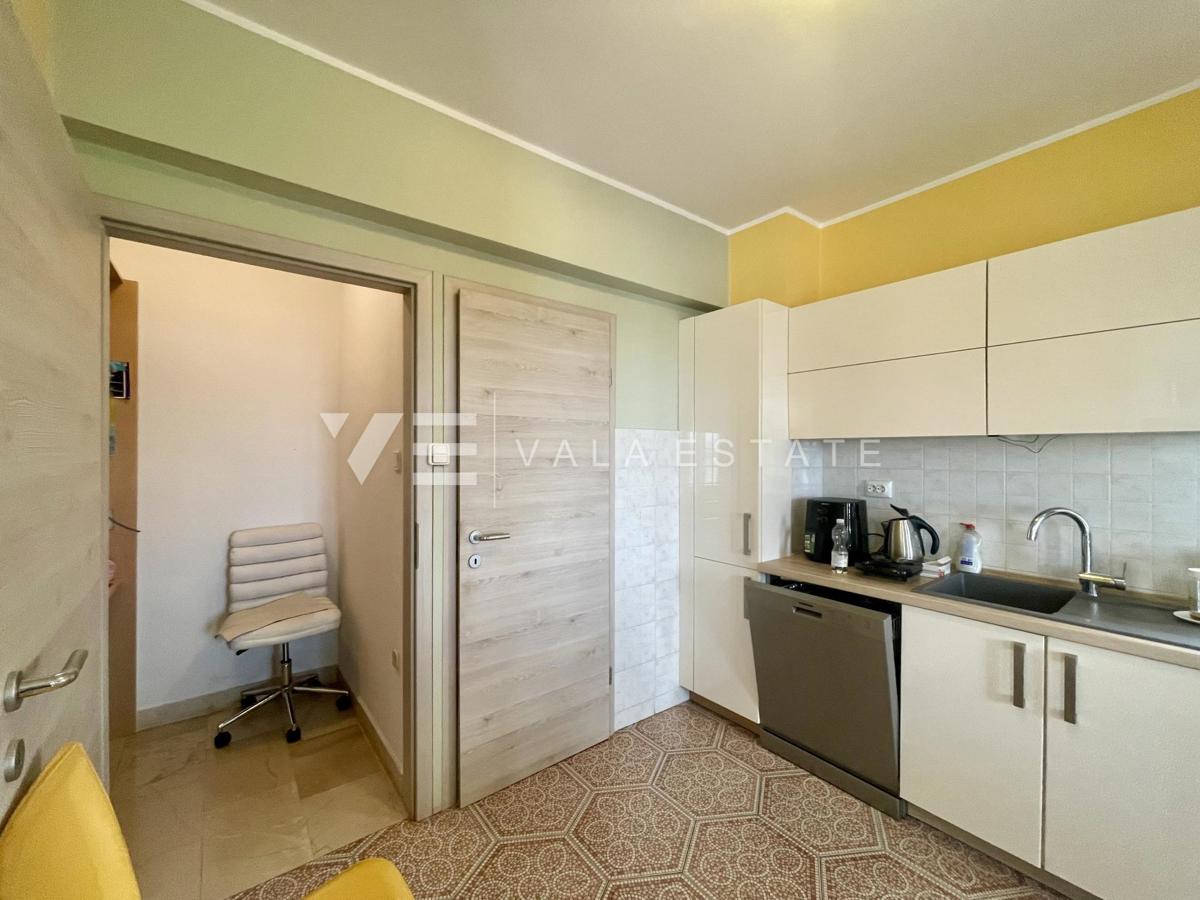 CASA INDIPENDENTE CON AMPIO GIARDINO E PISCINA IN OTTIMA POSIZIONE