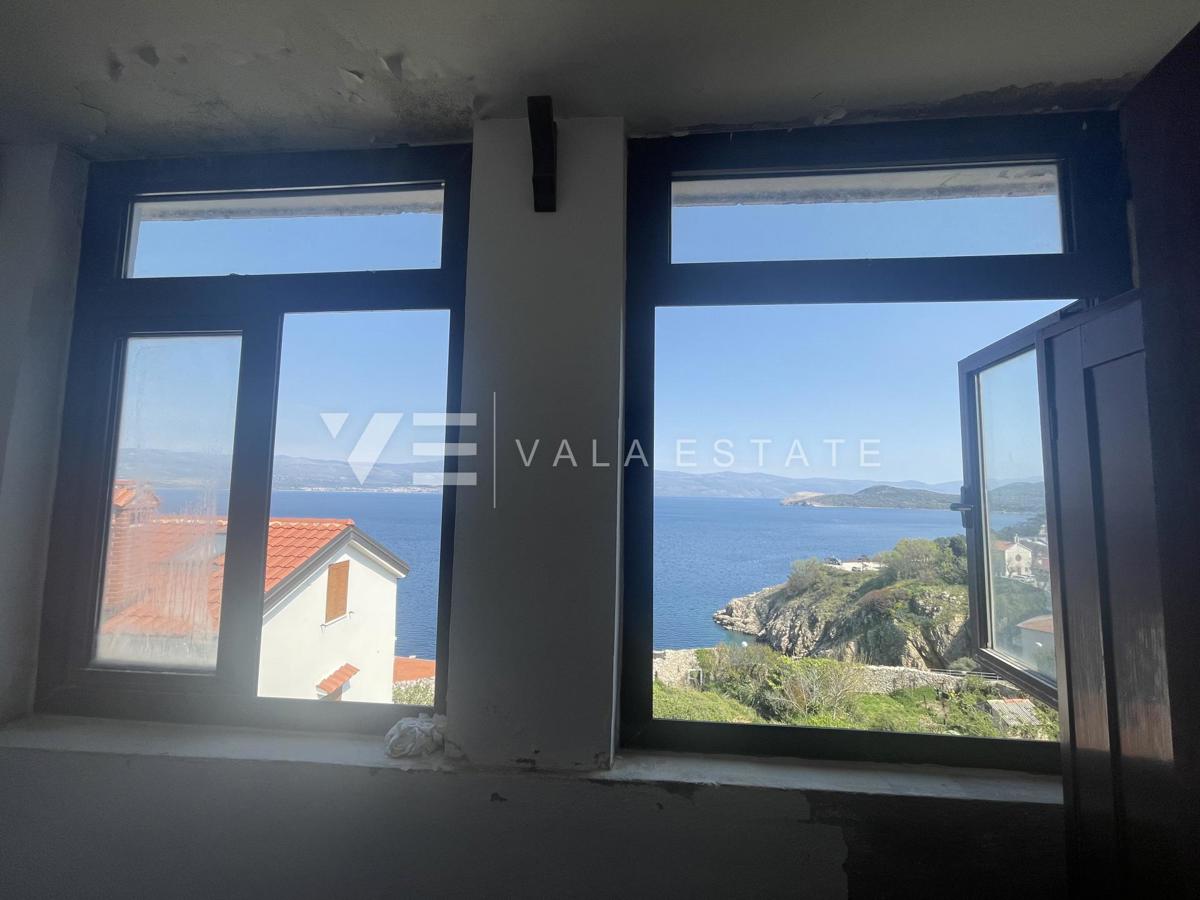 CASA IN PIETRA DA ADATTARSI CON VISTA MARE