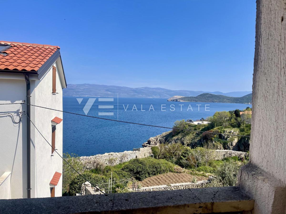 CASA IN PIETRA DA ADATTARSI CON VISTA MARE