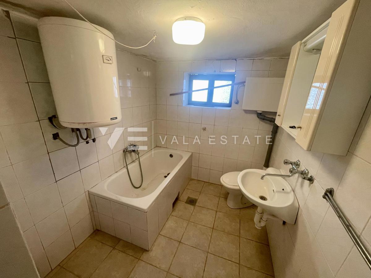 CASA IN PIETRA DA ADATTARSI CON VISTA MARE