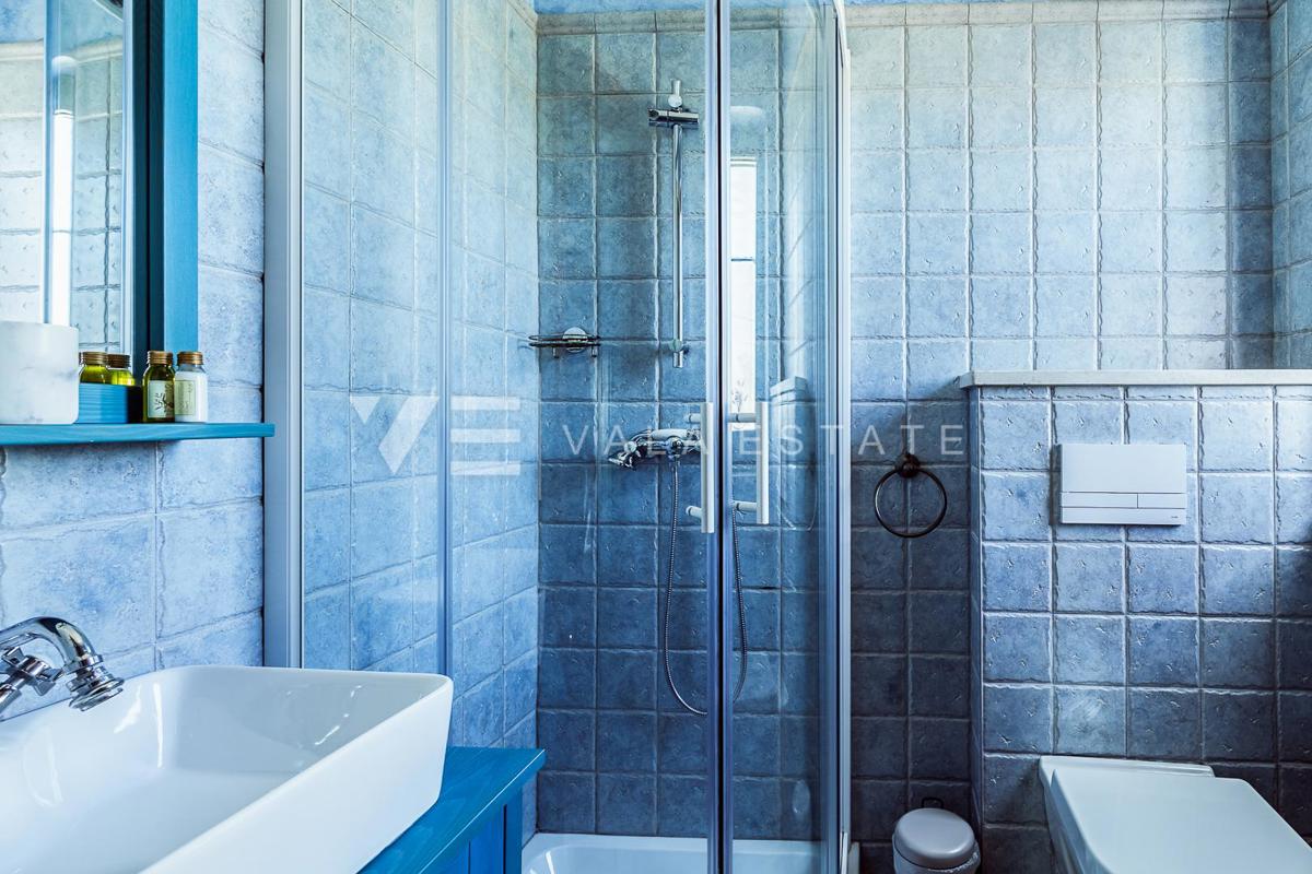 VILLA MEDITERRANEA CON PISCINA IN POSIZIONE TRANQUILLA