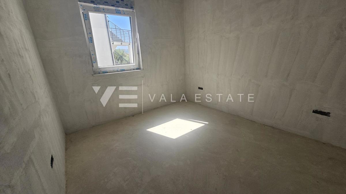 NUOVO APPARTAMENTO AL PIANO TERRA CON GIARDINO VICINO AL MARE E ALLA SPIAGGIA