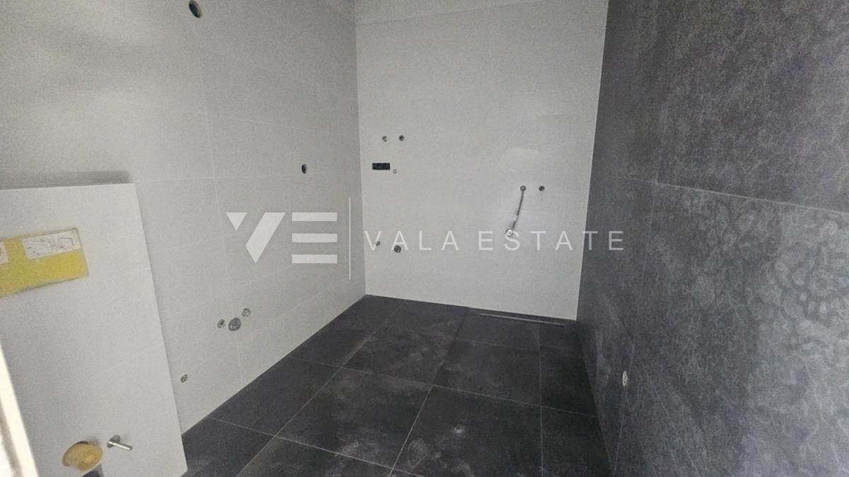 NUOVO APPARTAMENTO AL PIANO TERRA CON GIARDINO VICINO AL MARE E ALLA SPIAGGIA