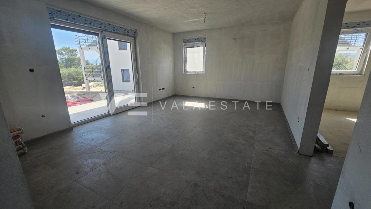 NUOVO APPARTAMENTO AL PIANO TERRA CON GIARDINO VICINO AL MARE E ALLA SPIAGGIA