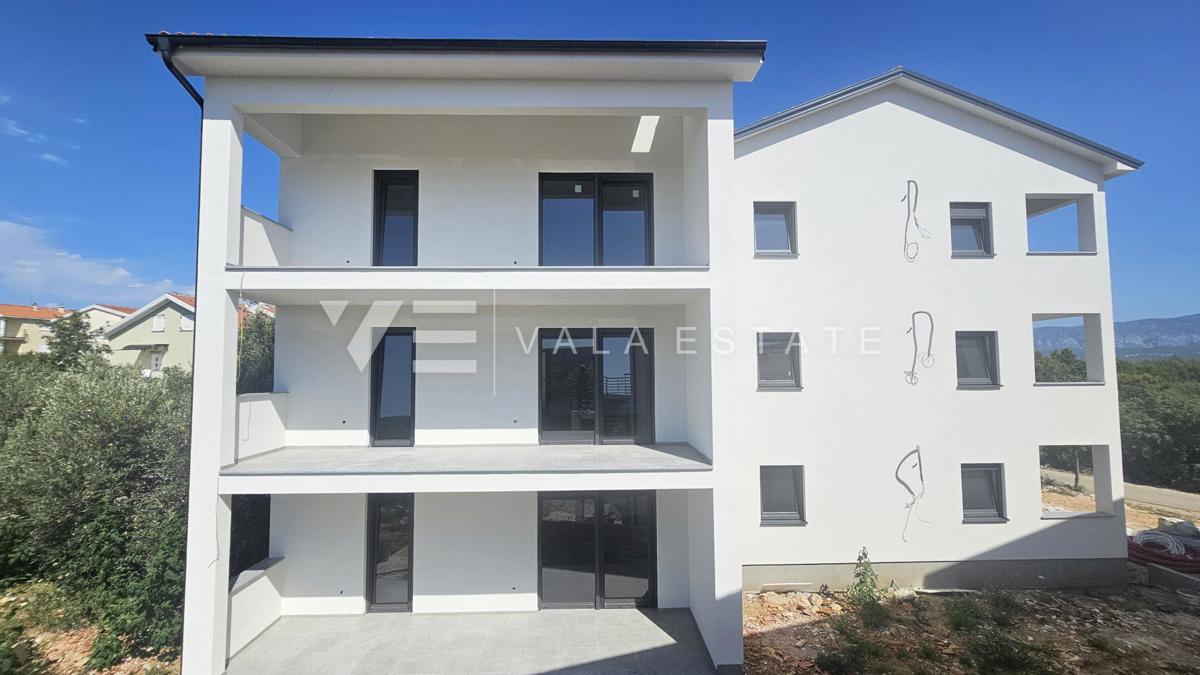 NUOVO APPARTAMENTO AL PIANO TERRA CON GIARDINO VICINO AL MARE E ALLA SPIAGGIA