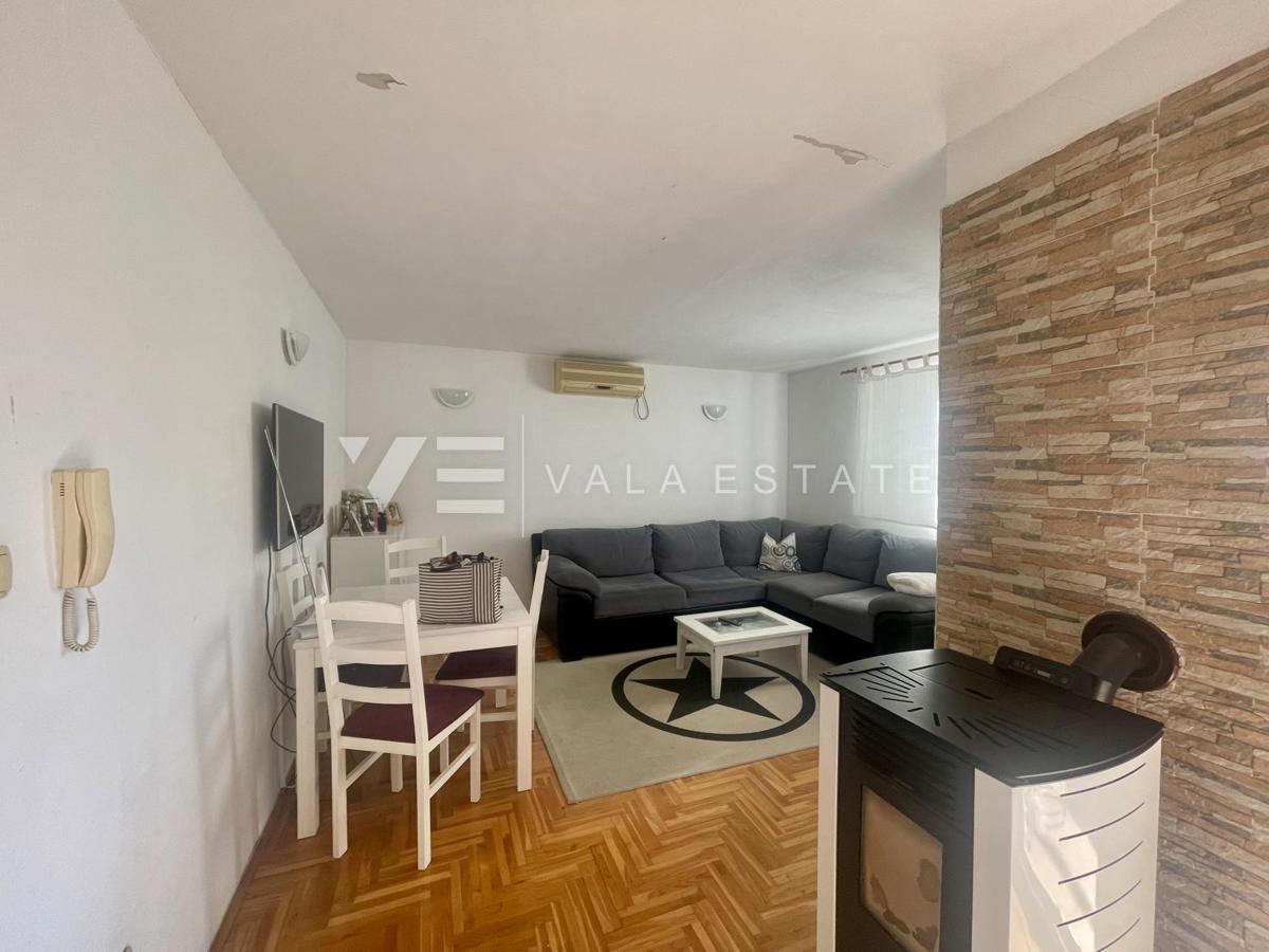 APPARTAMENTO CON DUE CAMERE DA LETTO IN POSIZIONE TRANQUILLA