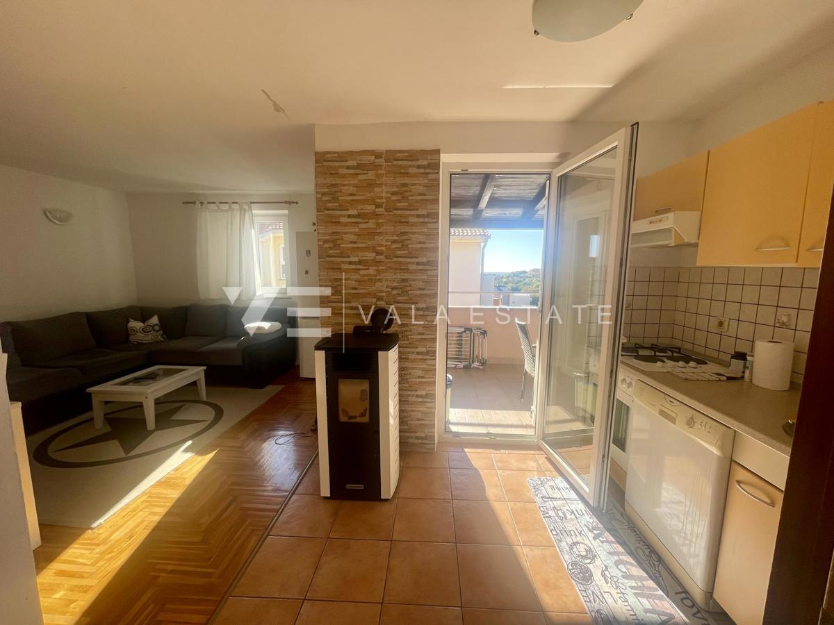 APPARTAMENTO CON DUE CAMERE DA LETTO IN POSIZIONE TRANQUILLA