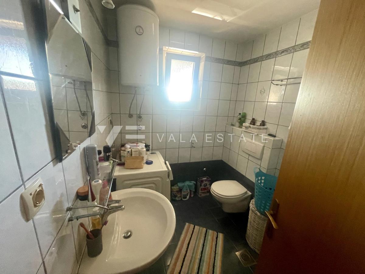 APPARTAMENTO CON DUE CAMERE DA LETTO IN POSIZIONE TRANQUILLA