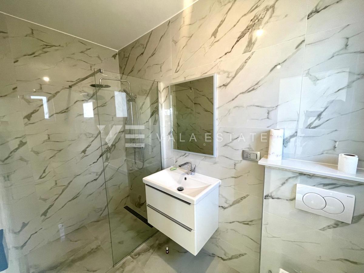 CASA MODERNA INDIPENDENTE CON PISCINA E VISTA MARE