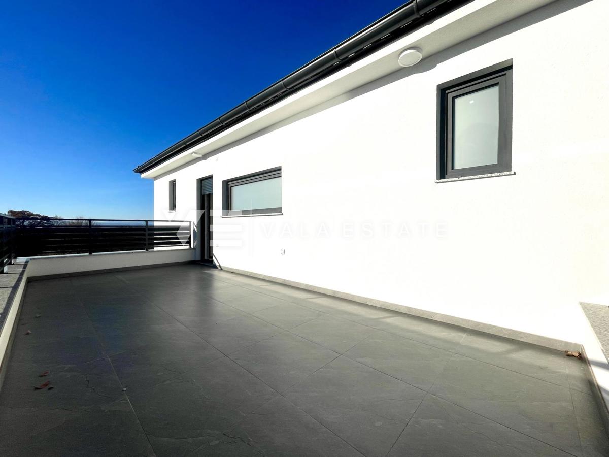 CASA MODERNA INDIPENDENTE CON PISCINA E VISTA MARE