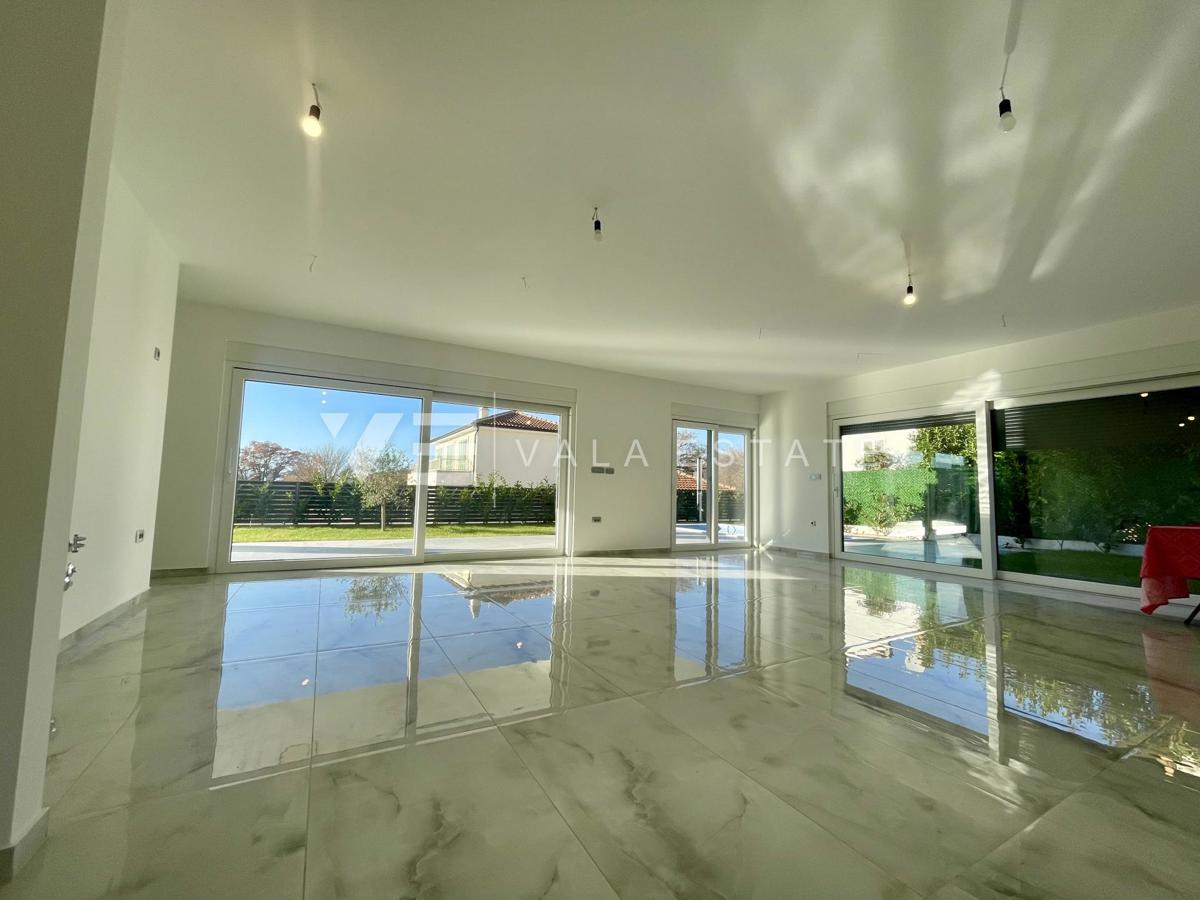 CASA MODERNA INDIPENDENTE CON PISCINA E VISTA MARE