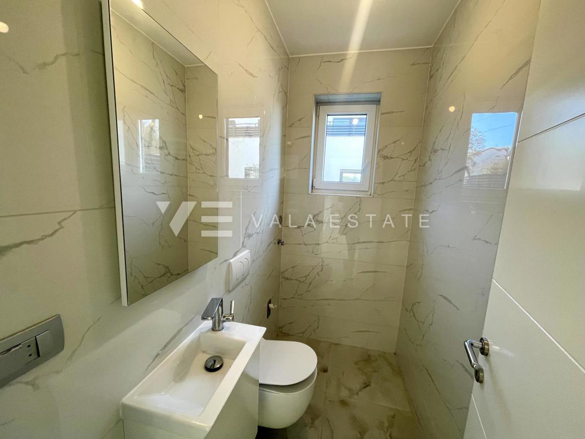 CASA MODERNA INDIPENDENTE CON PISCINA E VISTA MARE