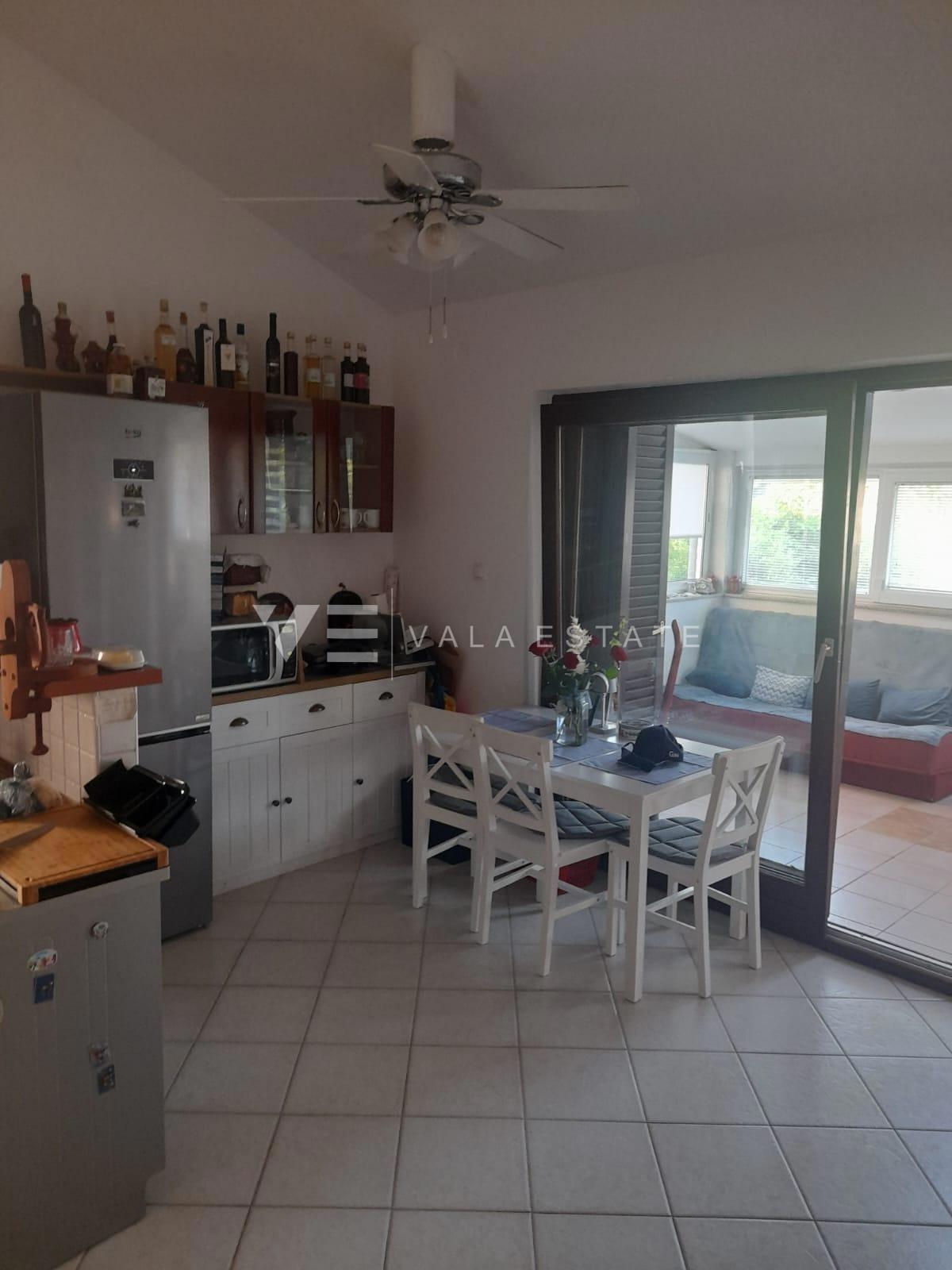 AMPIO APPARTAMENTO CON GIARDINO A 500 M DAL MARE