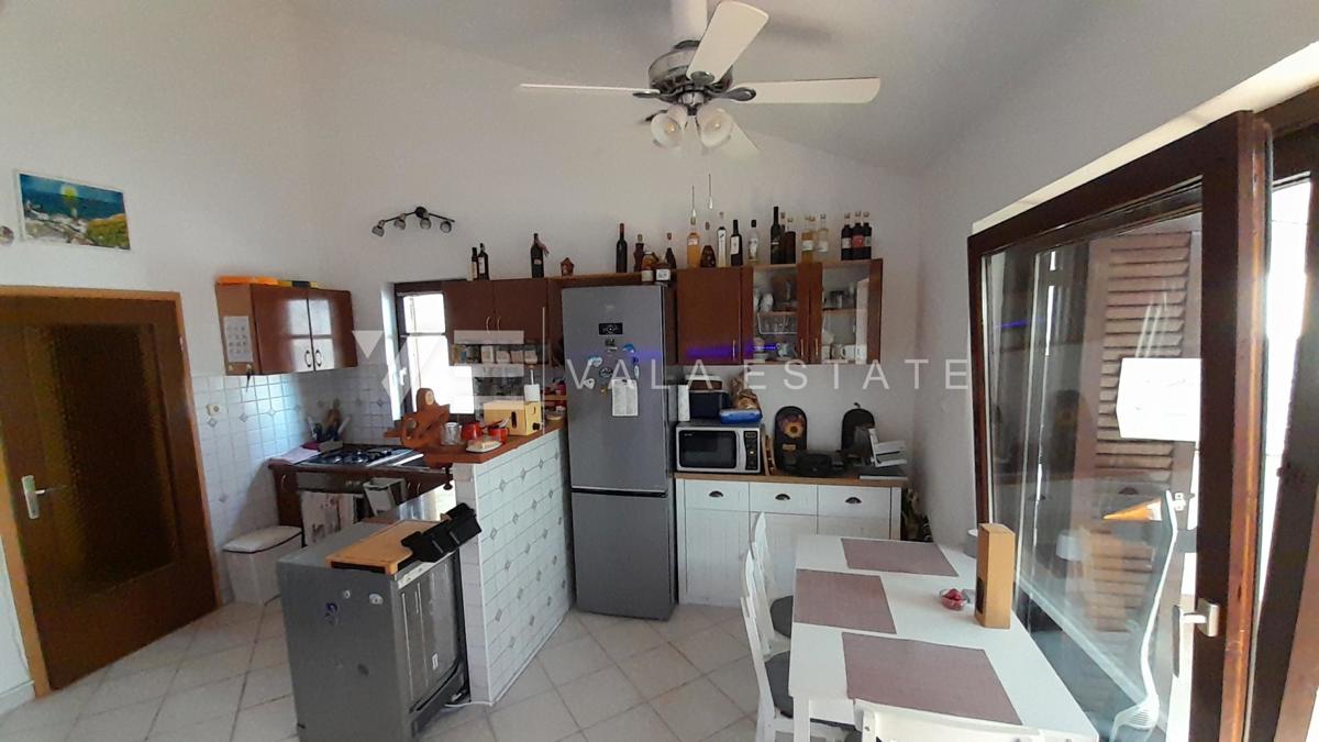 AMPIO APPARTAMENTO CON GIARDINO A 500 M DAL MARE