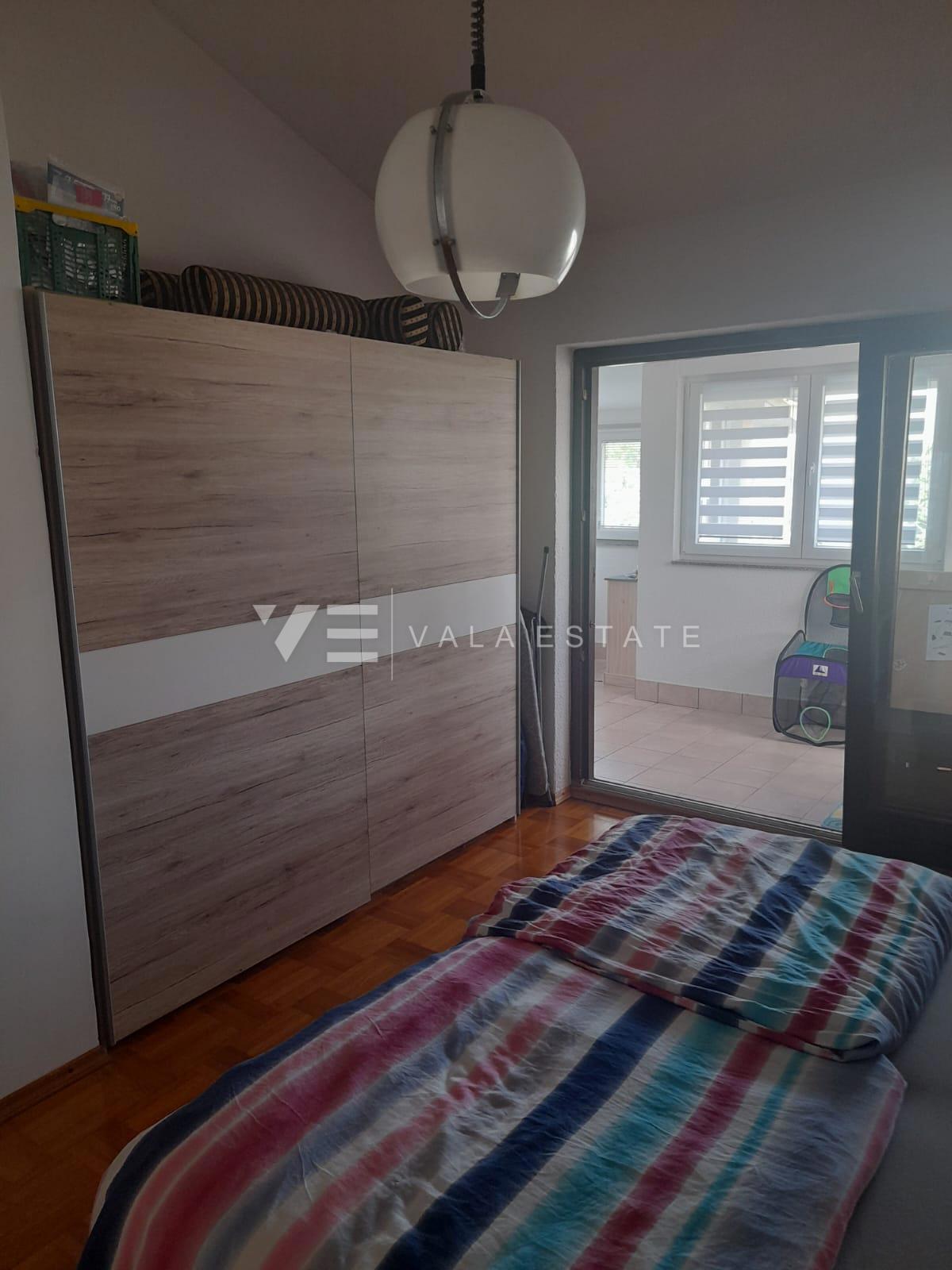 AMPIO APPARTAMENTO CON GIARDINO A 500 M DAL MARE