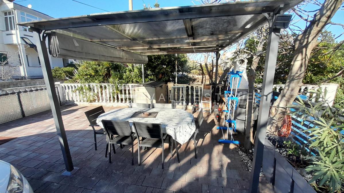 AMPIO APPARTAMENTO CON GIARDINO A 500 M DAL MARE