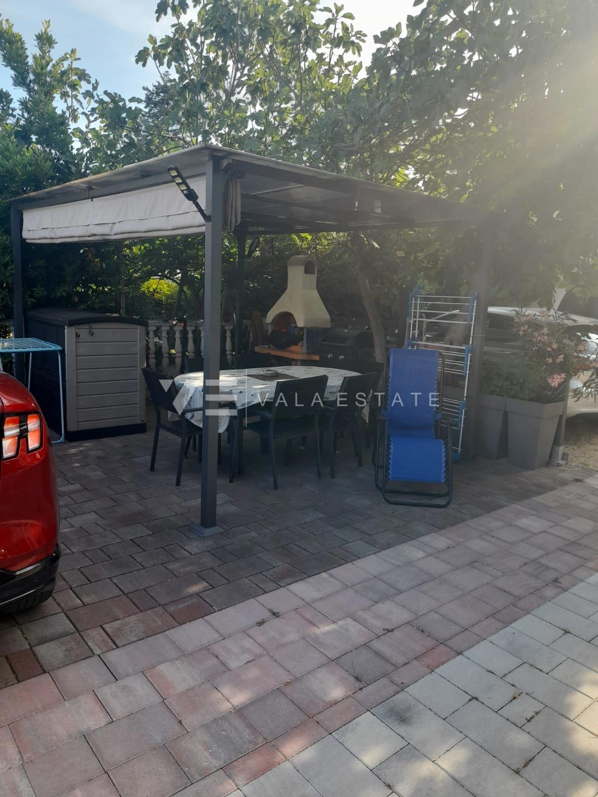 AMPIO APPARTAMENTO CON GIARDINO A 500 M DAL MARE