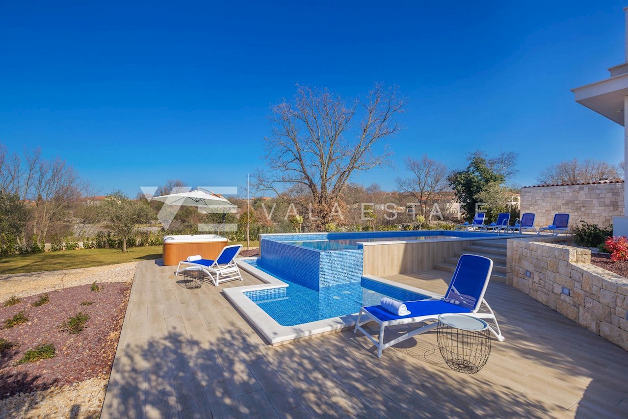 ISOLA DI KRK - NUOVA CASA INDIPENDENTE CON PISCINA E VISTA MARE