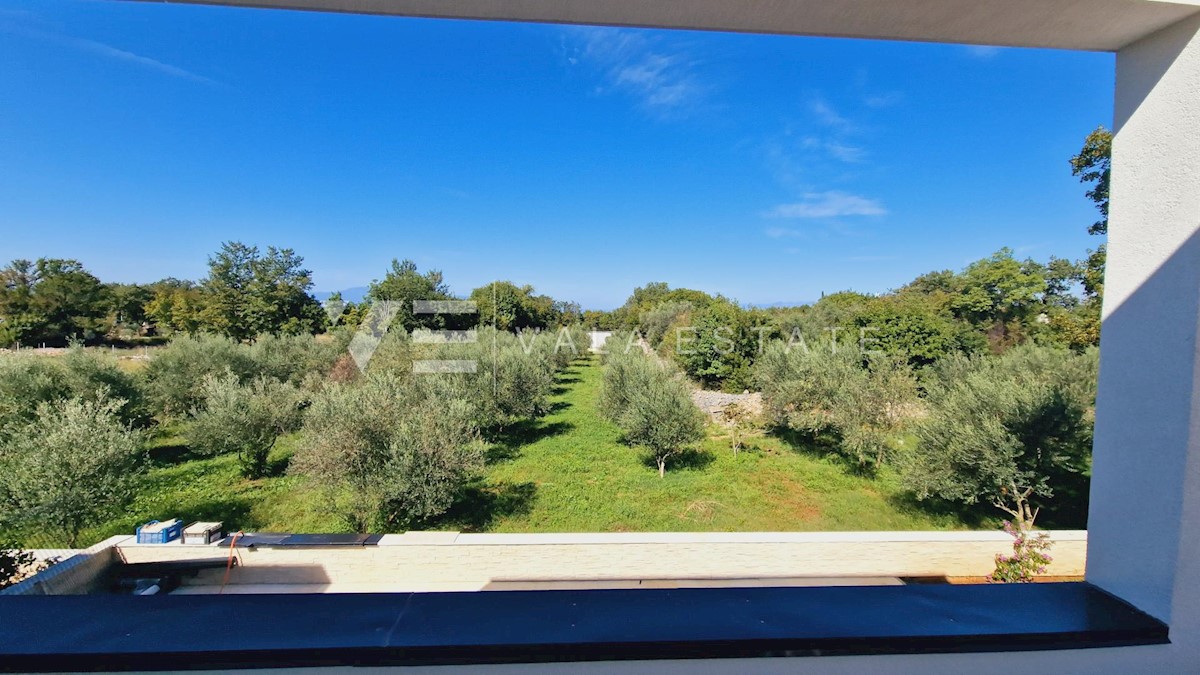 NUOVA MODERNA CASA DOPPIA CON PISCINA E VISTA SUI OLIVETTI