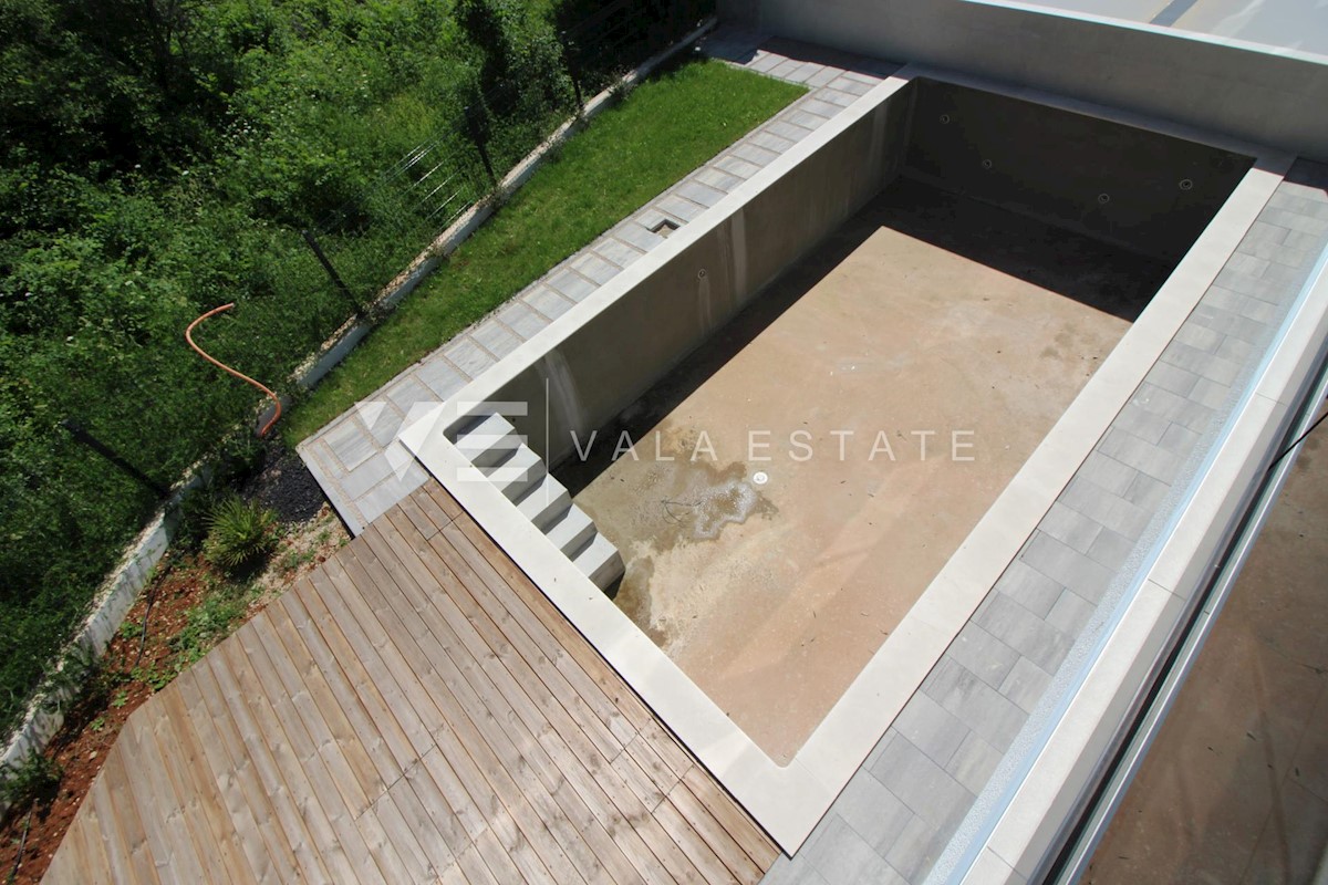 APPARTAMENTO ESCLUSIVO CON PISCINA VICINO DELLA SPIAGGIA