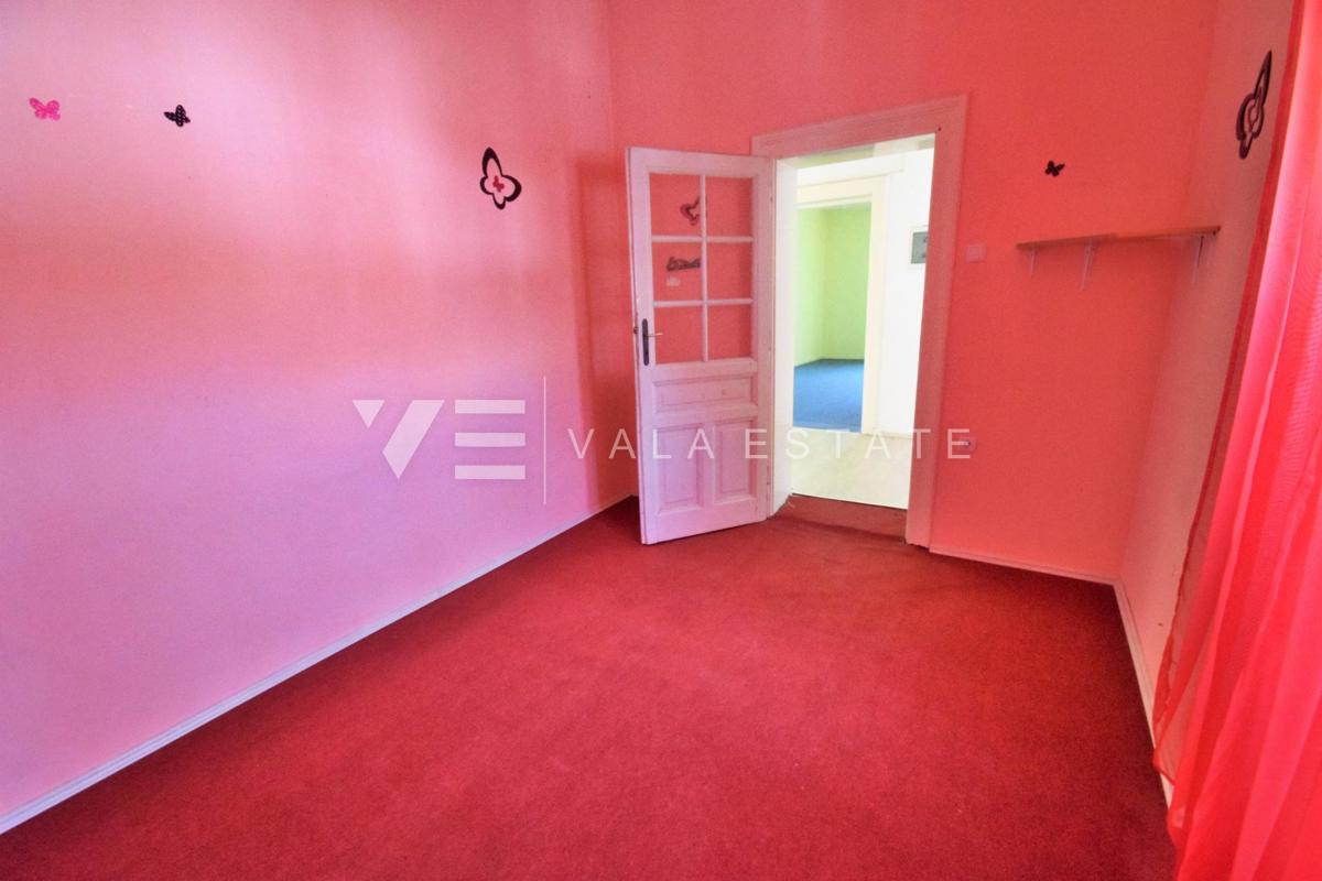 AMPIO APPARTAMENTO IN VILLA IN PIETRA