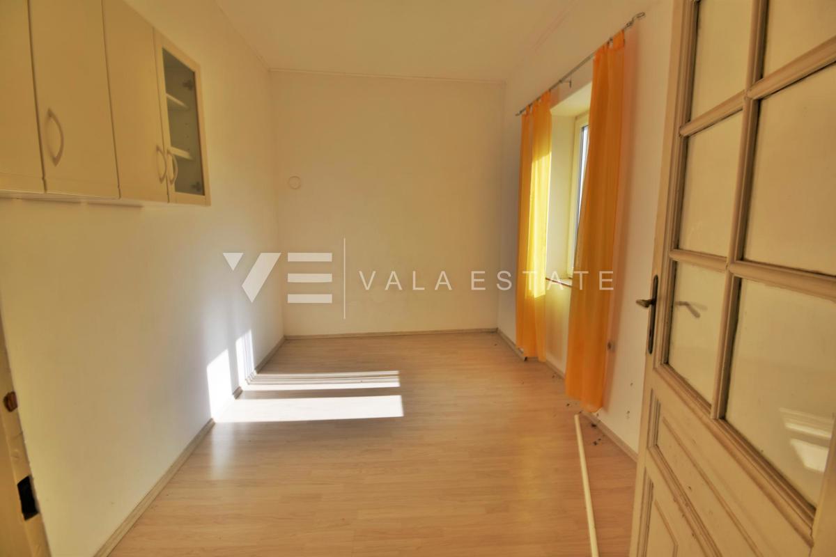 AMPIO APPARTAMENTO IN VILLA IN PIETRA