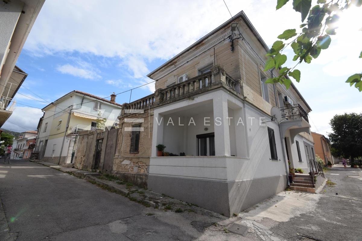 AMPIO APPARTAMENTO IN VILLA IN PIETRA
