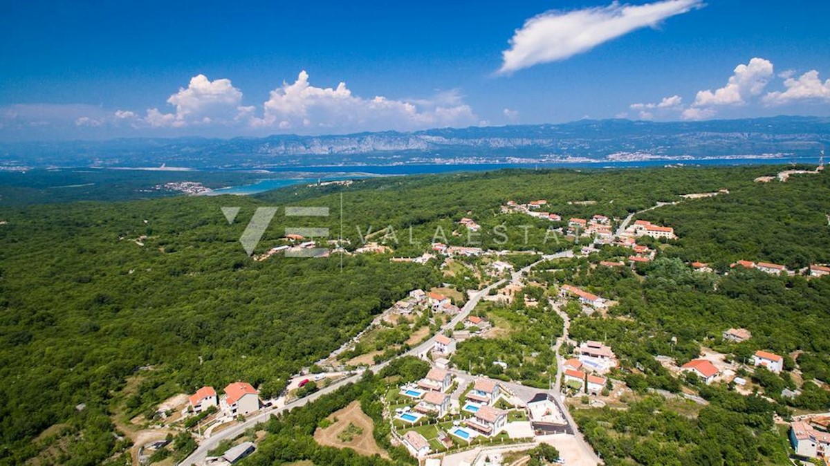 TERRENO EDIFICABILE IN POSIZIONE TRANQUILLA VICINO ALLA ZONA VERDE