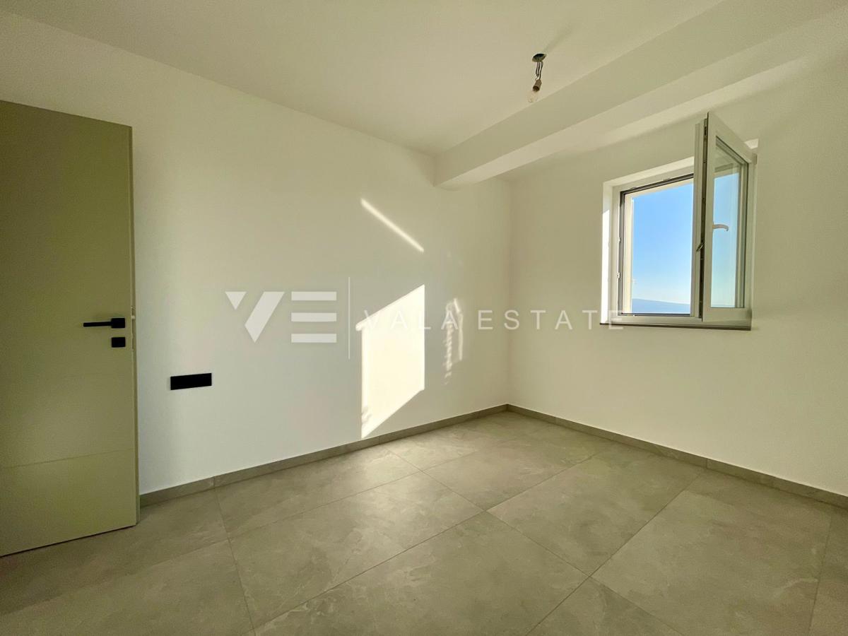 NUOVA VILLA MEDITERRANEA DI LUSSO CON PISCINA