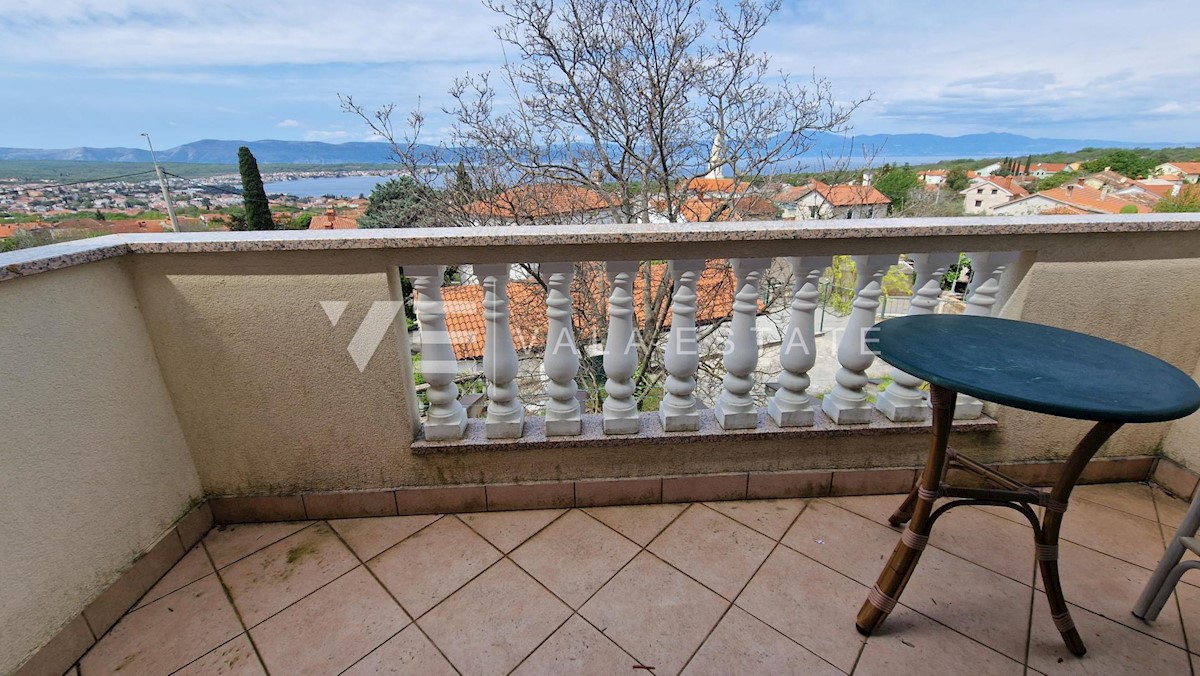 CASA A SCHIERA CON DUE APPARTAMENTI E VISTA MARE