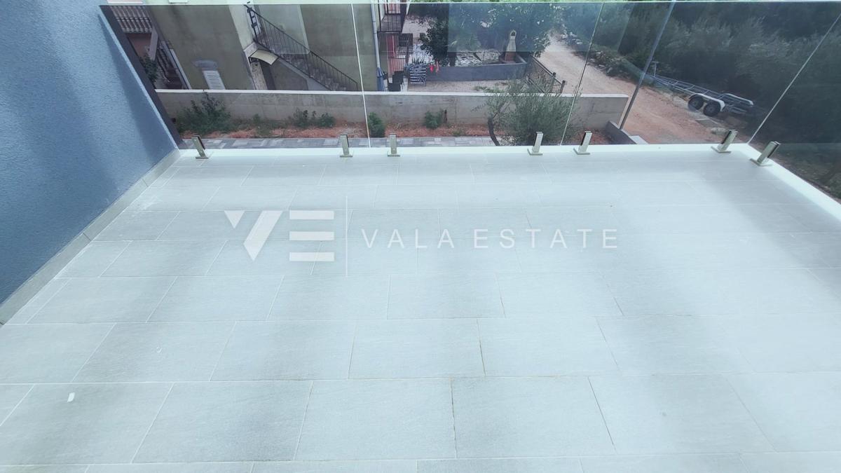 NUOVA VILLA MODERNA CON PISCINA E VISTA MARE