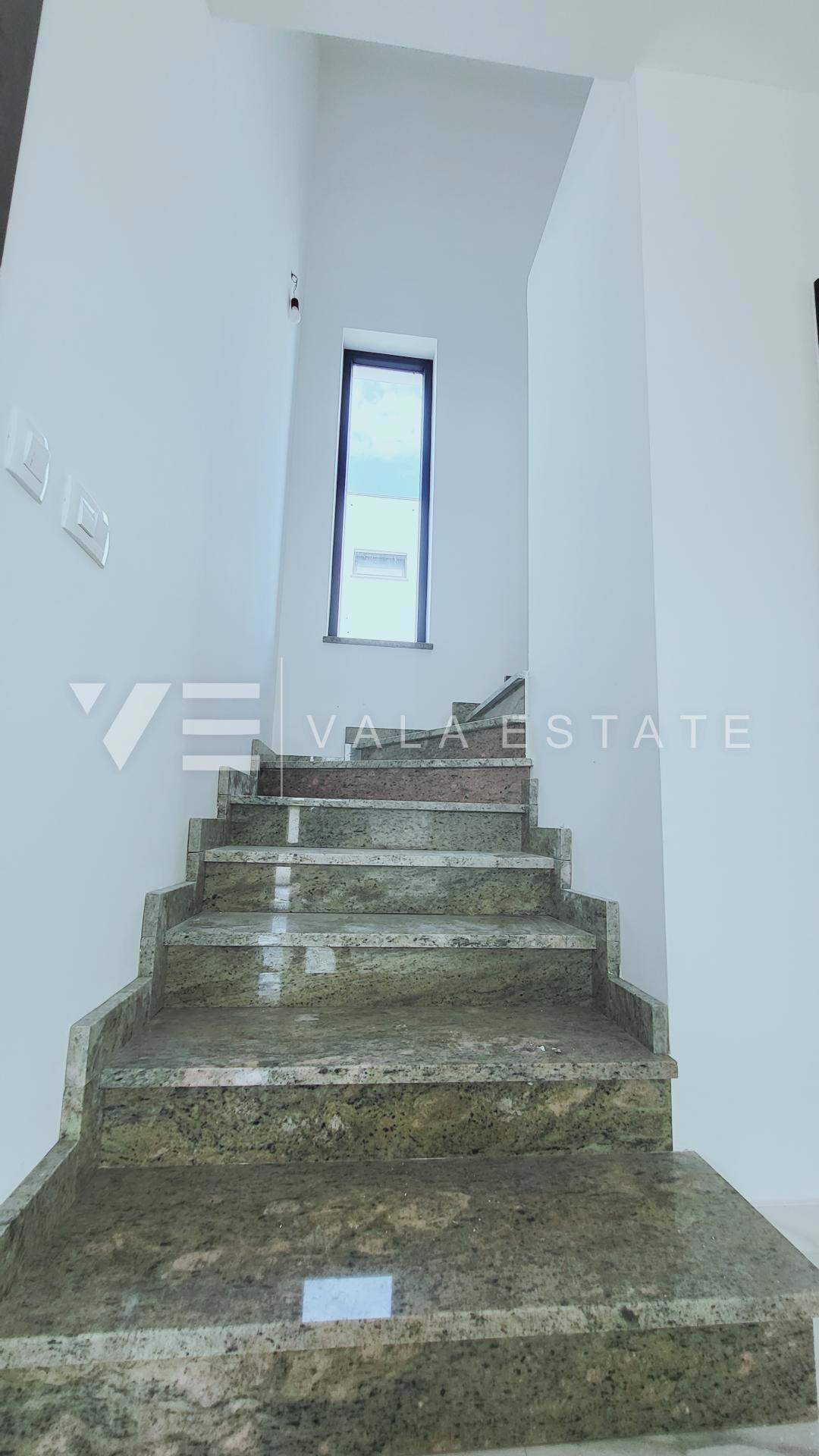 NUOVA VILLA MODERNA CON PISCINA E VISTA MARE