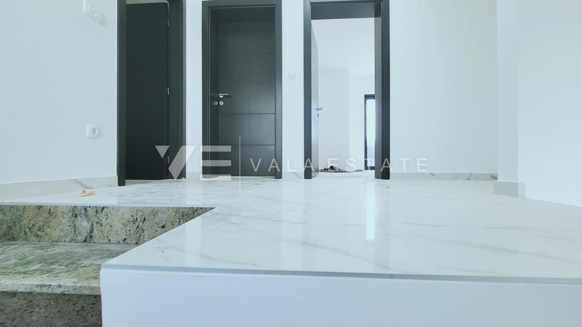 NUOVA VILLA MODERNA CON PISCINA E VISTA MARE