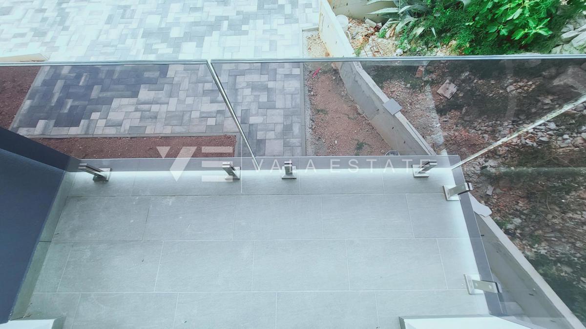 NUOVA VILLA MODERNA CON PISCINA E VISTA MARE