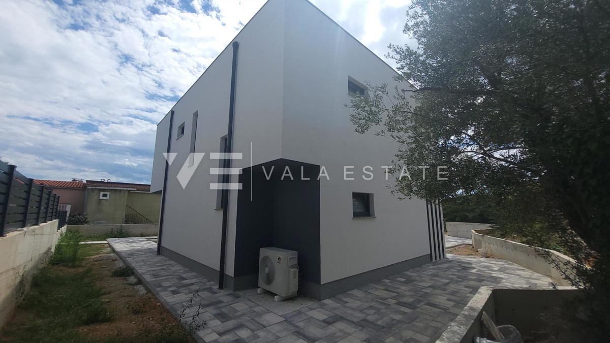 NUOVA VILLA MODERNA CON PISCINA E VISTA MARE