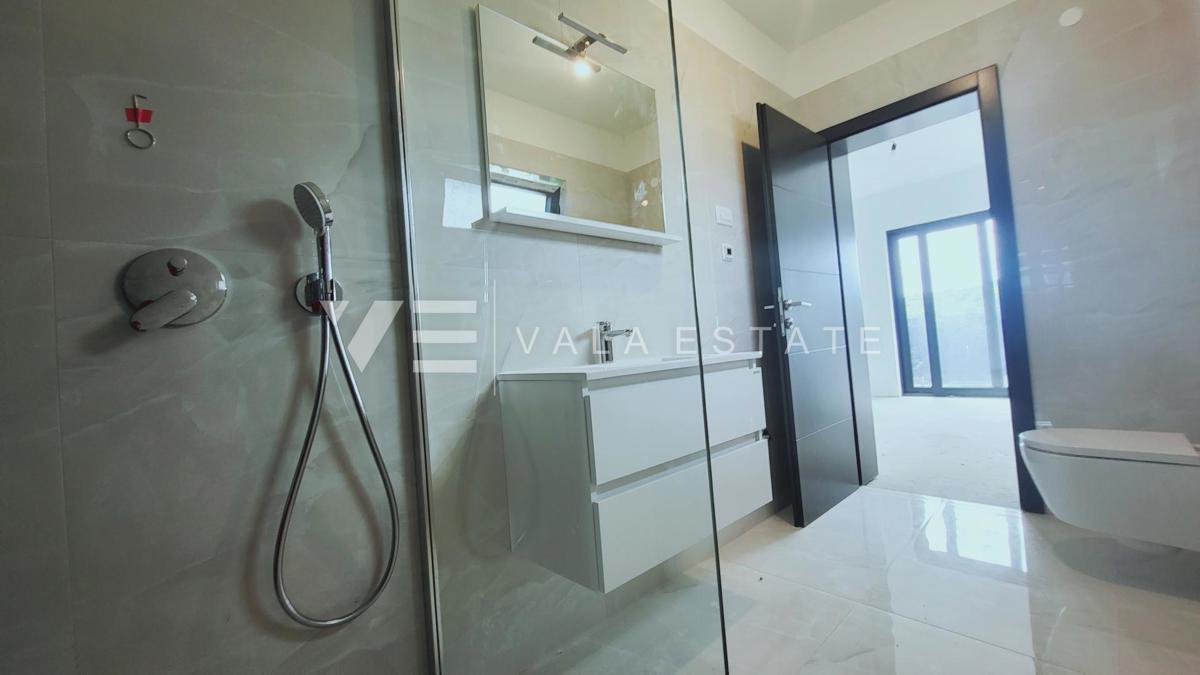 NUOVA VILLA MODERNA CON PISCINA E VISTA MARE