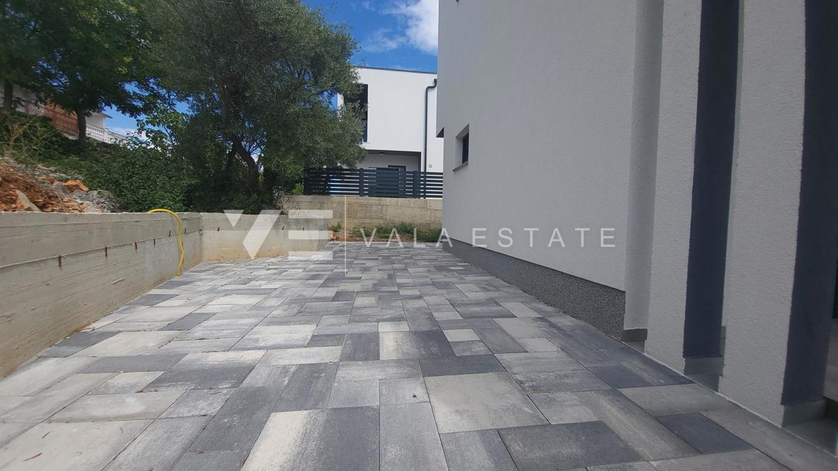 NUOVA VILLA MODERNA CON PISCINA E VISTA MARE