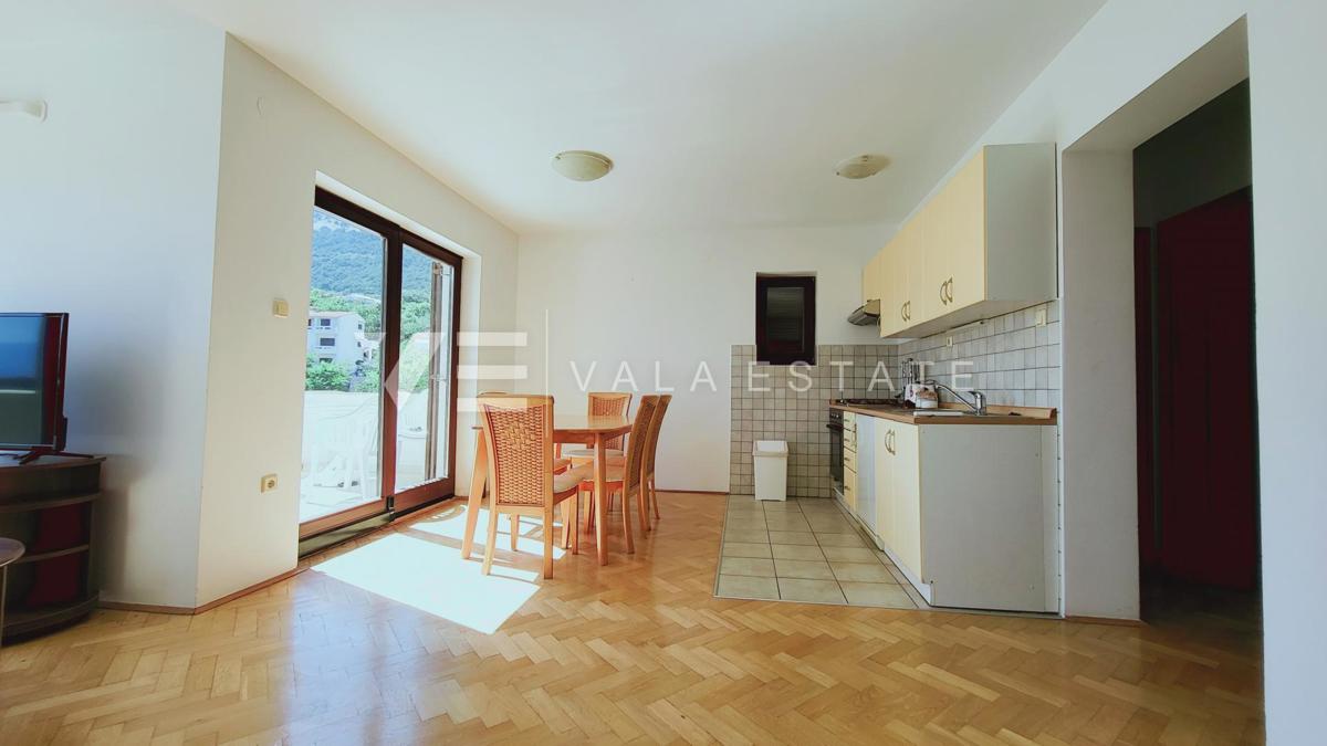 CASA INDIPENDENTE CON SEI APPARTAMENTI E PISCINA