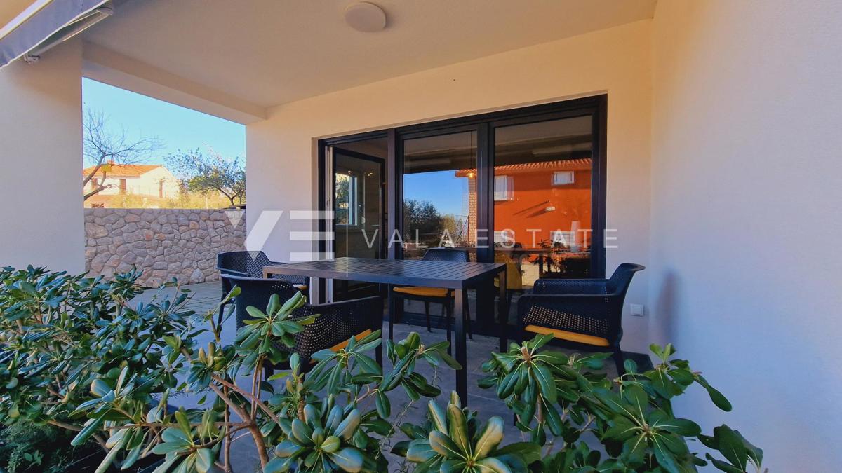 NUOVO MODERNO CONDOMINIO IN POSIZIONE TRANQUILLA CON VISTA MARE