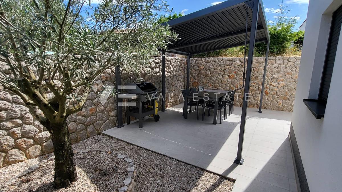 NUOVO MODERNO CONDOMINIO IN POSIZIONE TRANQUILLA CON VISTA MARE