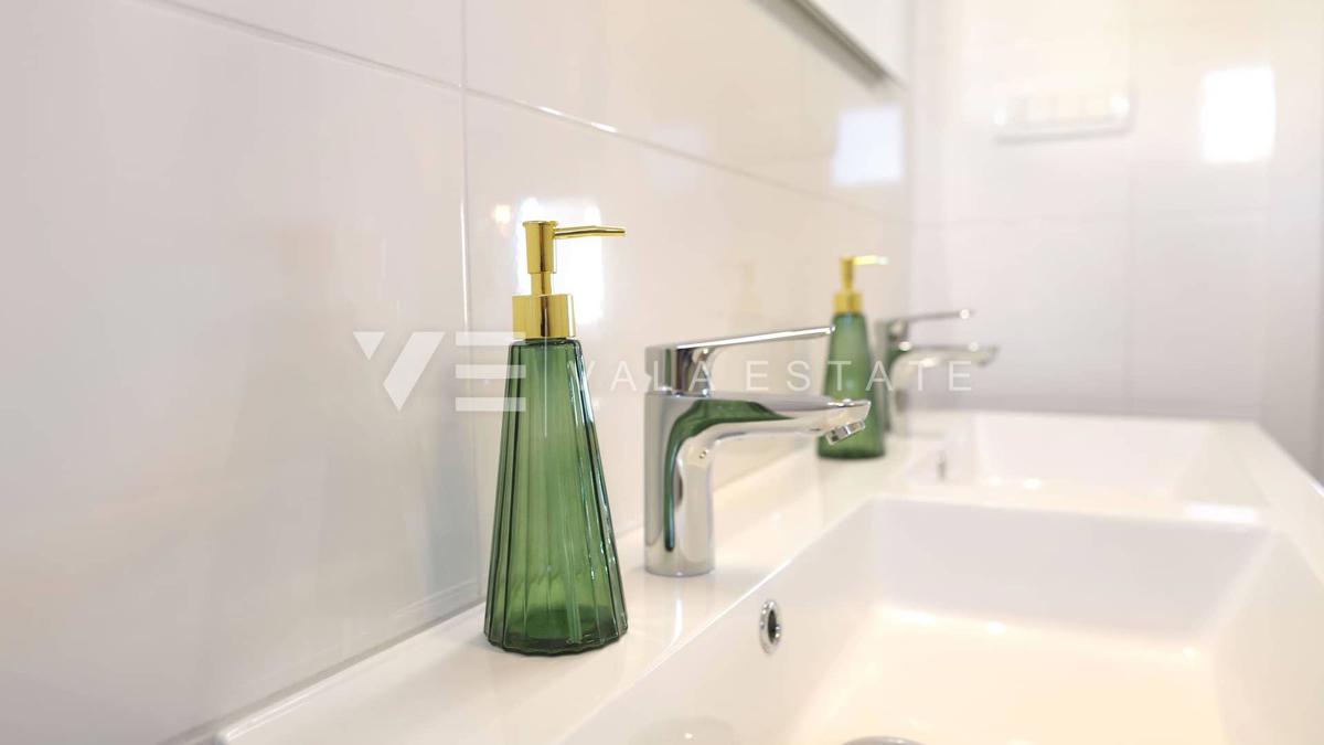 NUOVO MODERNO CONDOMINIO IN POSIZIONE TRANQUILLA CON VISTA MARE