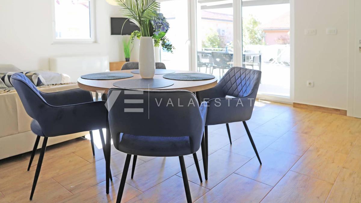 NUOVO MODERNO CONDOMINIO IN POSIZIONE TRANQUILLA CON VISTA MARE